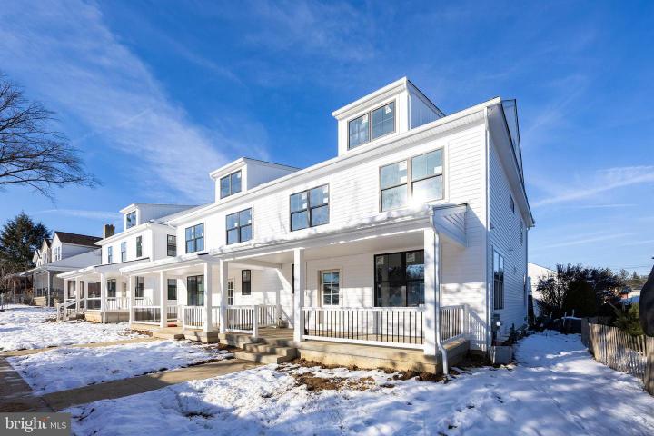 Photo of 453 E Franklin Street Twinb