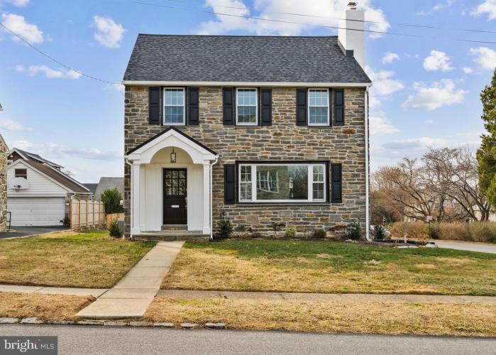 Photo of 2432 Olcott Avenue