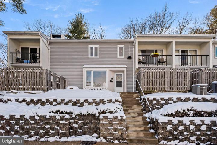 Photo of 147 W Kenilworth Circle