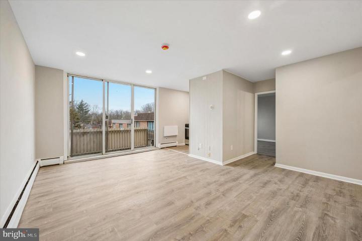 Photo of 100 E Glenolden Avenue R11