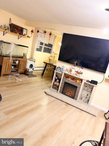 Photo of 1030 E Lancaster Avenue 203