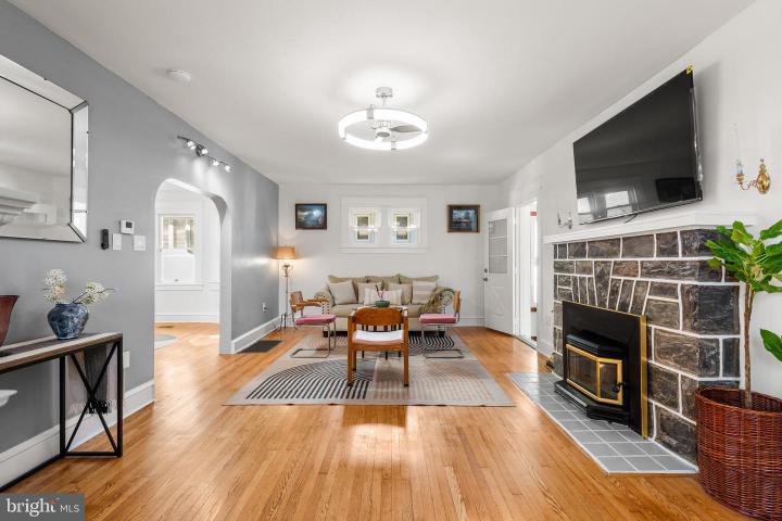 Photo of 606 Valley Road
