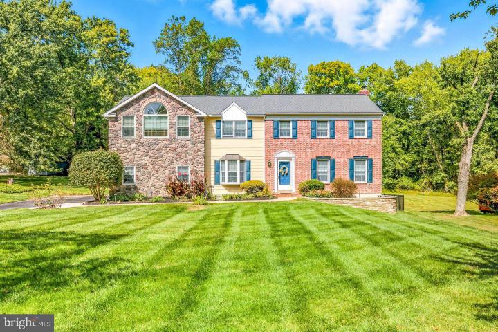 Photo of 76 Colonial Circle