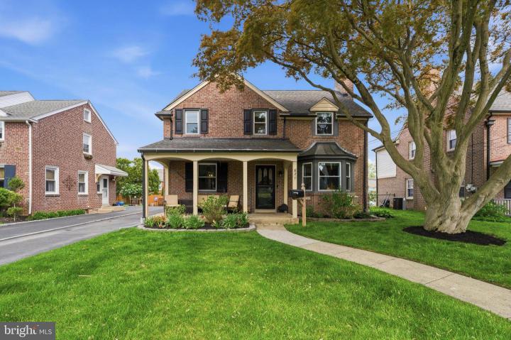 Photo of 827 Harper Avenue