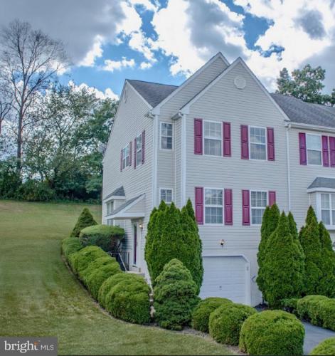 Photo of 239 Spring Valley Way
