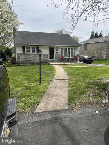 Photo of 920 Belmont Avenue