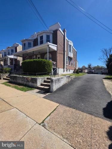 Photo of 1245 E 11th Street