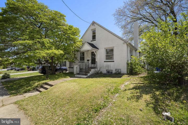 Photo of 282 Davis Avenue
