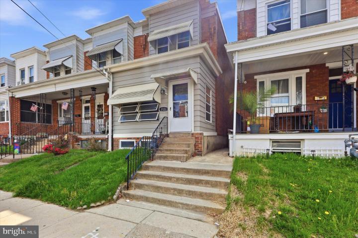 Photo of 1121 E 11th Street