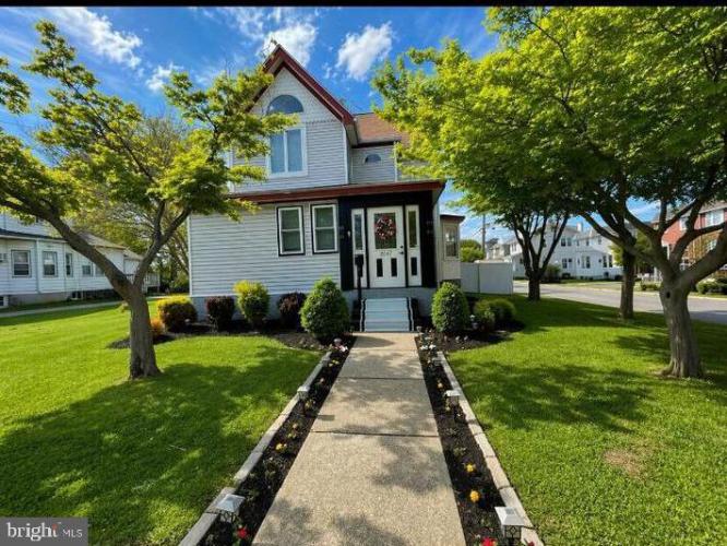 Photo of 2047 Walnut Street