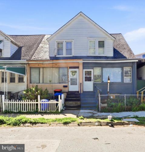Photo of 817 W 11th Street