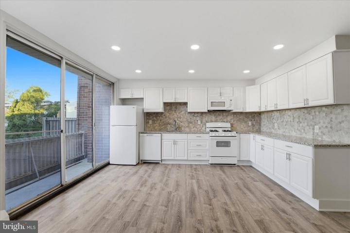 Photo of 100 E Glenolden Avenue R10, Glenolden PA