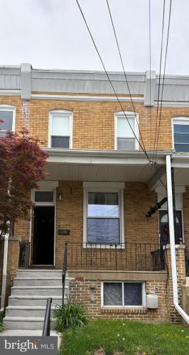 Photo of 230 N Sycamore Avenue