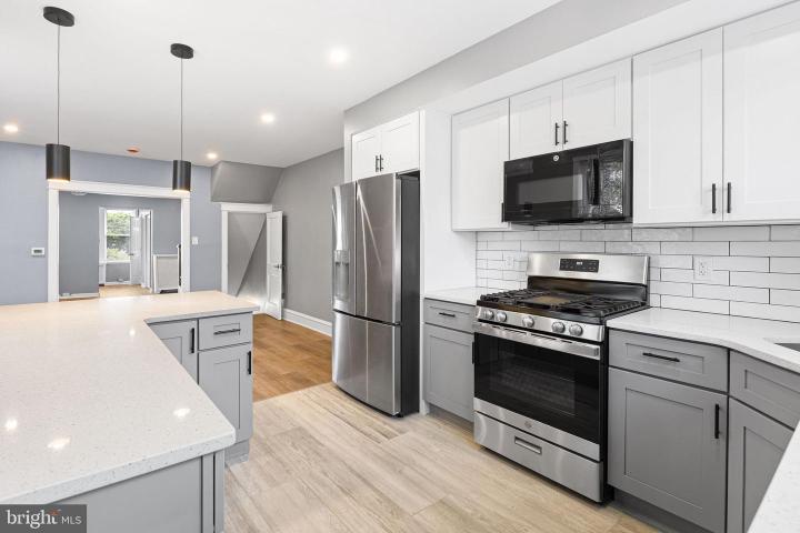 Photo of 7818 Lennox Road