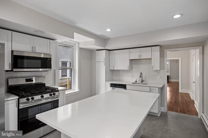 Photo of 43 E 24th Street