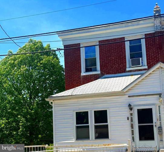 Photo of 32 S 12th Street