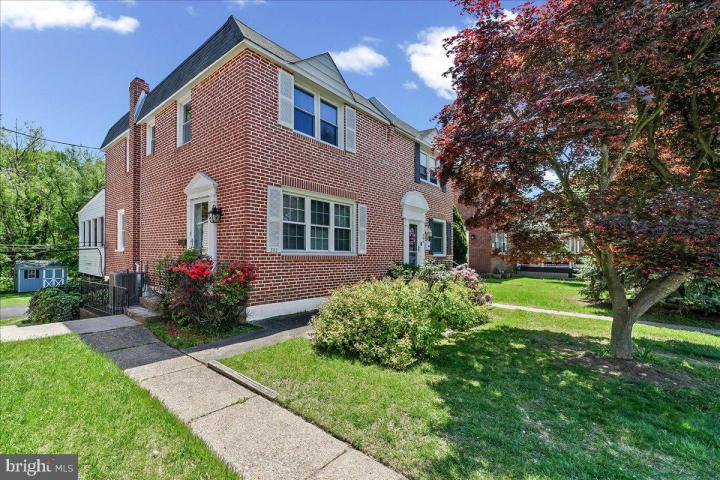 Photo of 302 Lakeview Drive