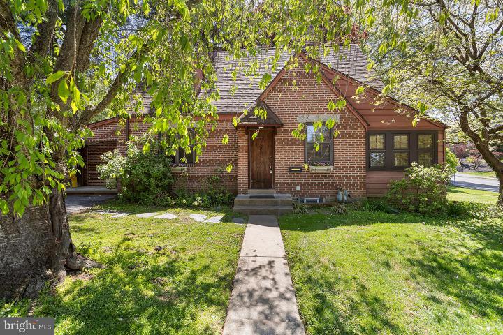 Photo of 217 E Thomson Avenue