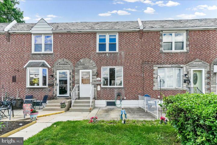 Photo of 286 N Oak Avenue