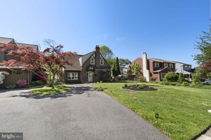 Photo of 403 Walnut Hill Lane
