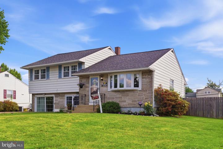 Photo of 3560 Edgewater Lane