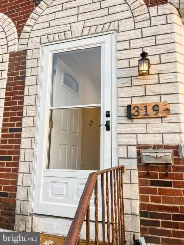 Photo of 319 Stratford Road