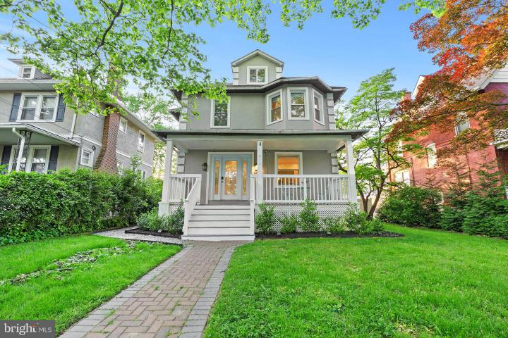 Photo of 913 10th Avenue