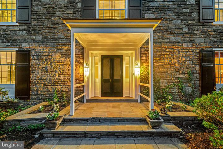 Photo of 400 Meadowbrook Avenue