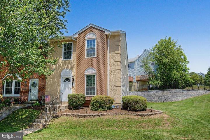 Photo of 420 Cedarcrest Lane, Upper Chichester PA