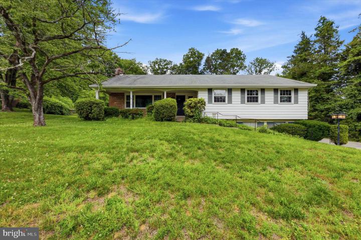 Photo of 118 Deerfield Road