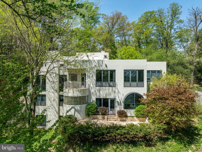 Photo of 910 Pennwood Circle, Lancaster PA