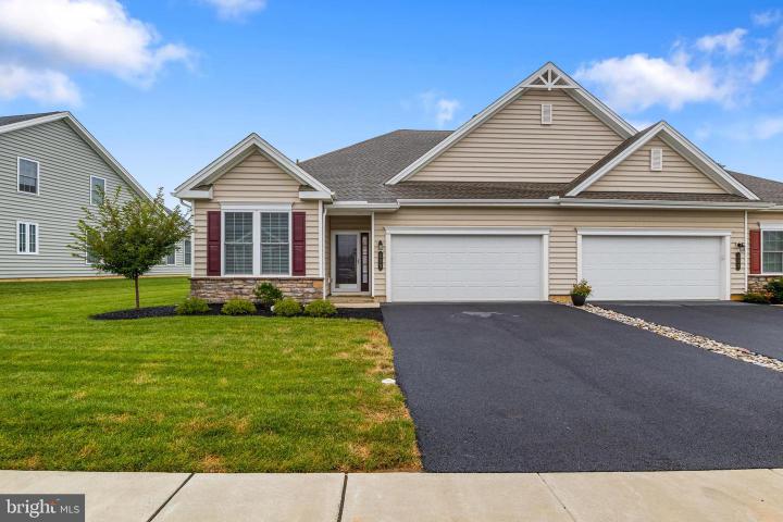 Photo of 113 Garrison Drive, East Petersburg PA