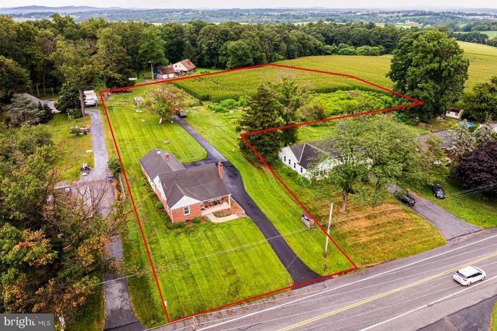 Photo of 1159 Lebanon Road, Manheim PA