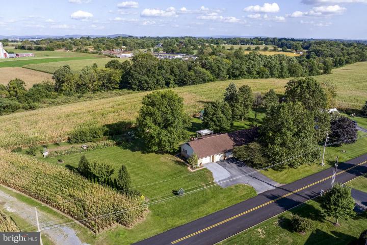 Photo of 671 Snyder Hill Road, Lititz PA