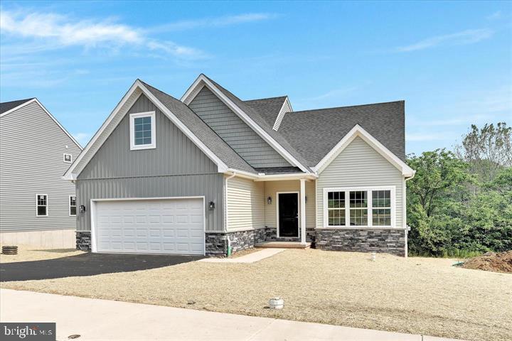 Photo of 231 Pilgrim Drive, Lancaster PA