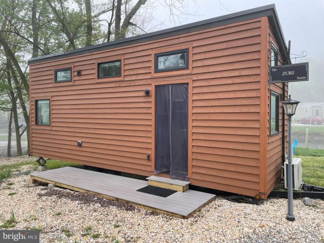 Photo of 867 Schwanger Boulevard