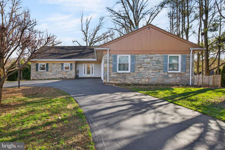 Photo of 70 Waverly Avenue