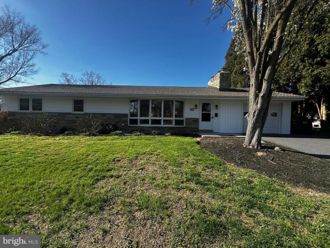 Photo of 415 E Willow Street, Elizabethtown PA