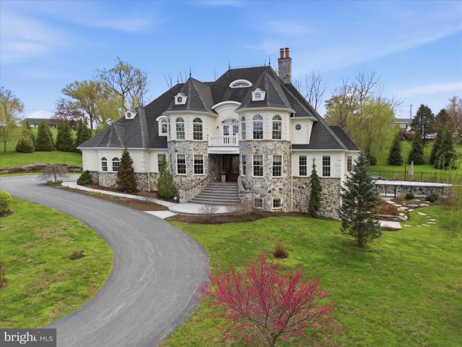 Photo of 17 Hershey Lane, Lancaster PA