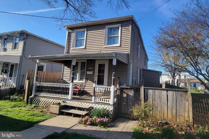 Photo of 1747 Temple Avenue