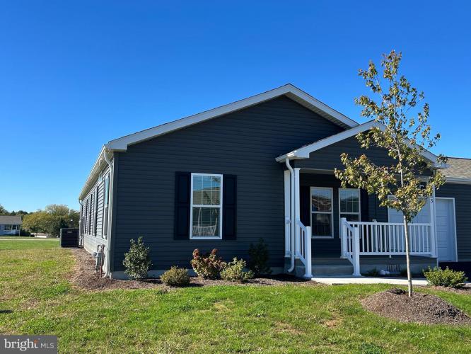 Photo of 433 Eastwood Lane