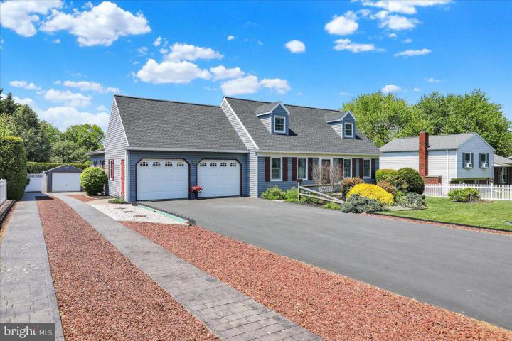 Photo of 2487 Ellendale Drive