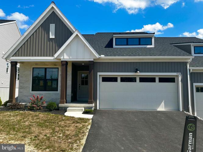 Photo of 918 N Lincoln Street 00402