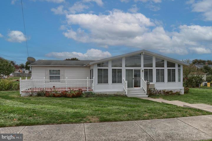 Photo of 223 S Locust Street