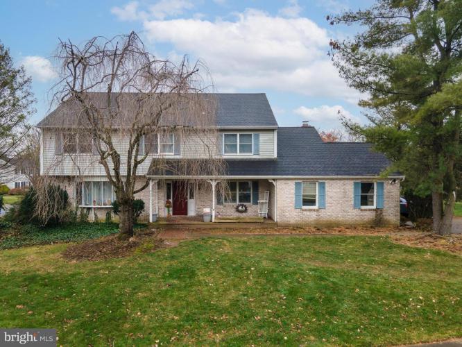 4880 Meadowview Drive, Macungie PA 18062 for sale by EveryHome Realtors