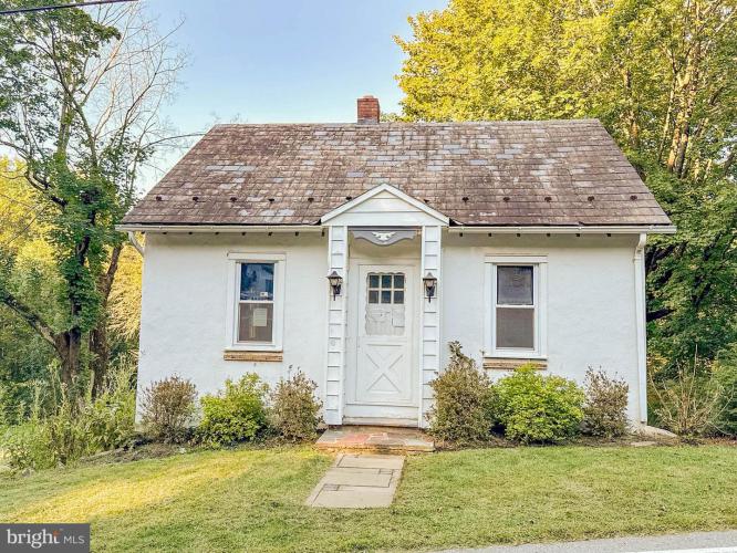 Photo of 3112 Honeysuckle Road, Bethlehem PA