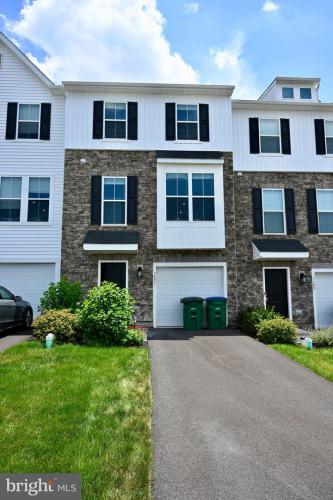 Photo of 7551 Clayton Avenue, Coopersburg PA