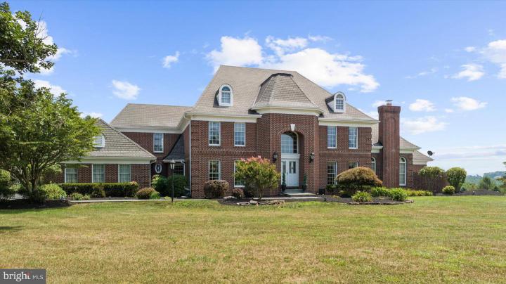 Photo of 4303 W Wyndemere Circle, Schnecksville PA