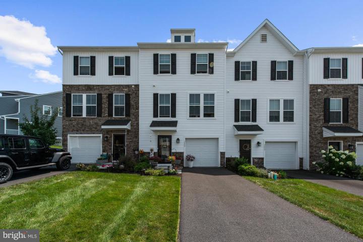 Photo of 7555 Clayton Avenue, Coopersburg PA