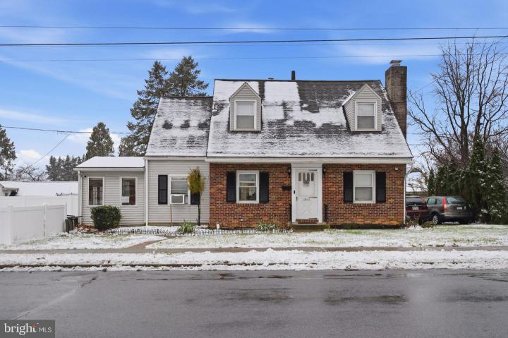 Photo of 1950 Oxford Drive